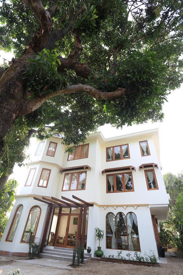 Mango Hill Inn Yangón Exterior foto