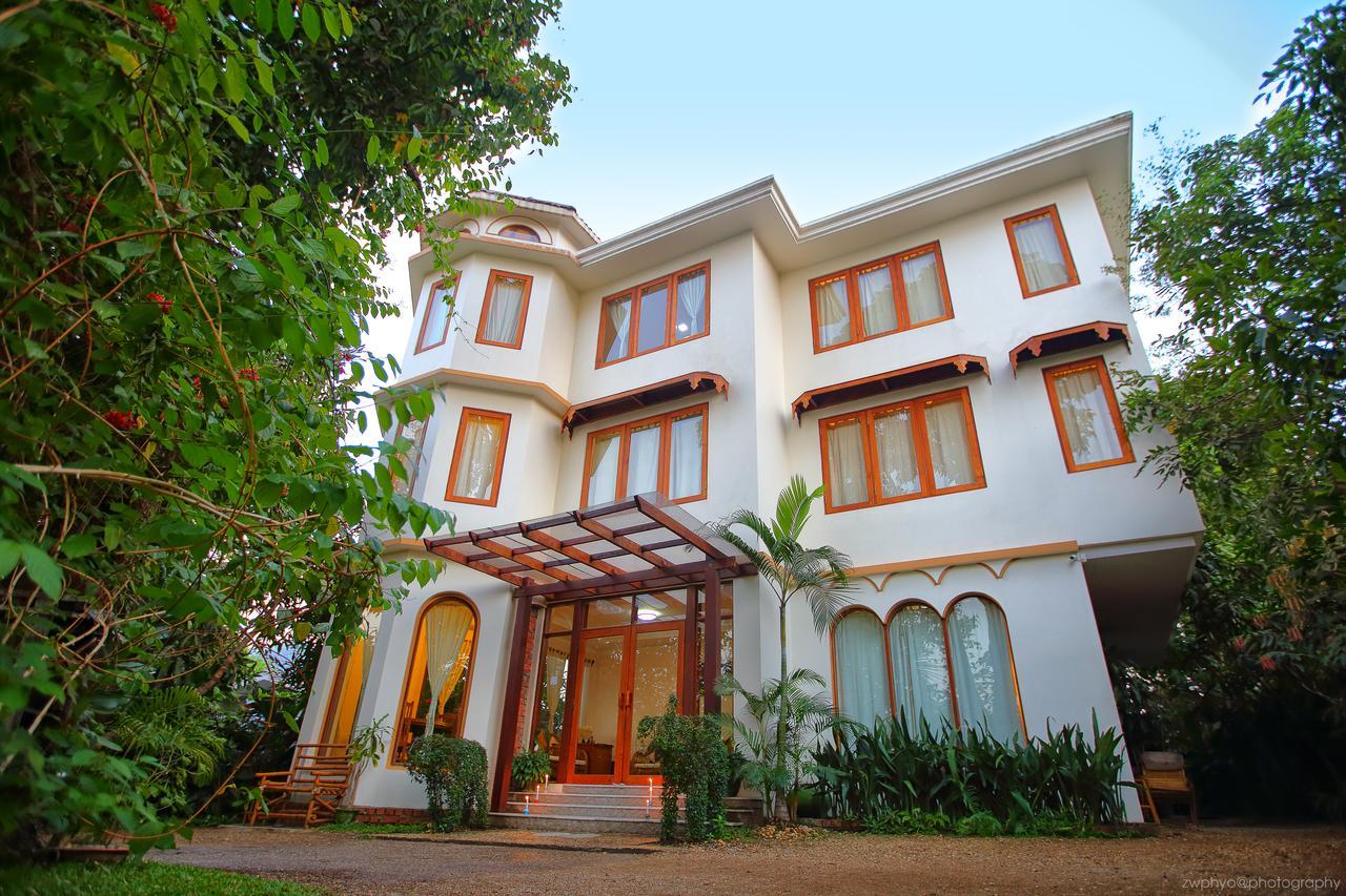 Mango Hill Inn Yangón Exterior foto