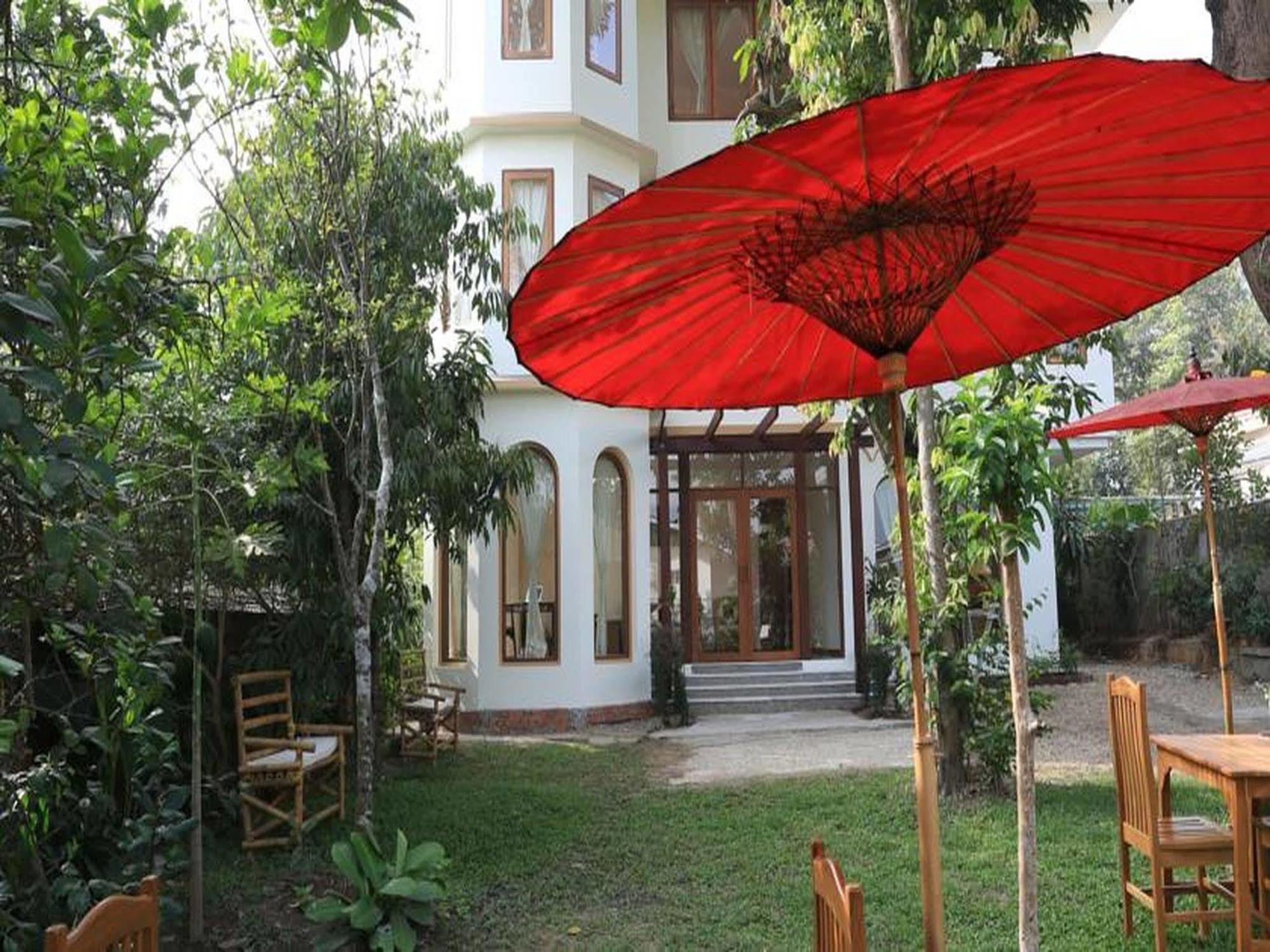 Mango Hill Inn Yangón Exterior foto